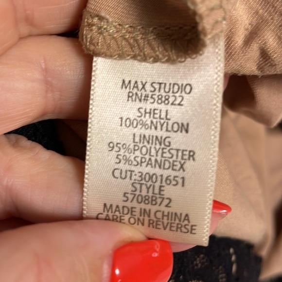 BCBGMAXAZRIA Black netting lace / nude crew neckline halter top. size Med - Picture 10 of 13